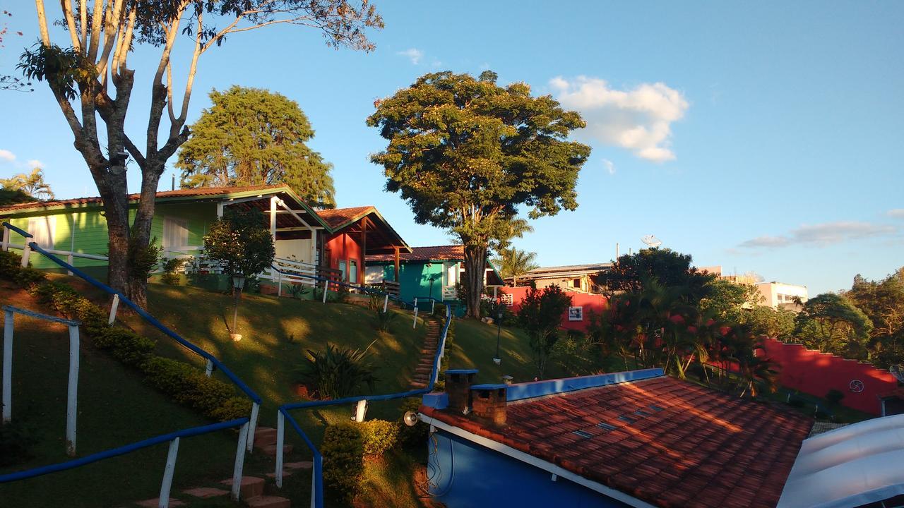 Pousada Recanto Das Girafas กุนญา ภายนอก รูปภาพ